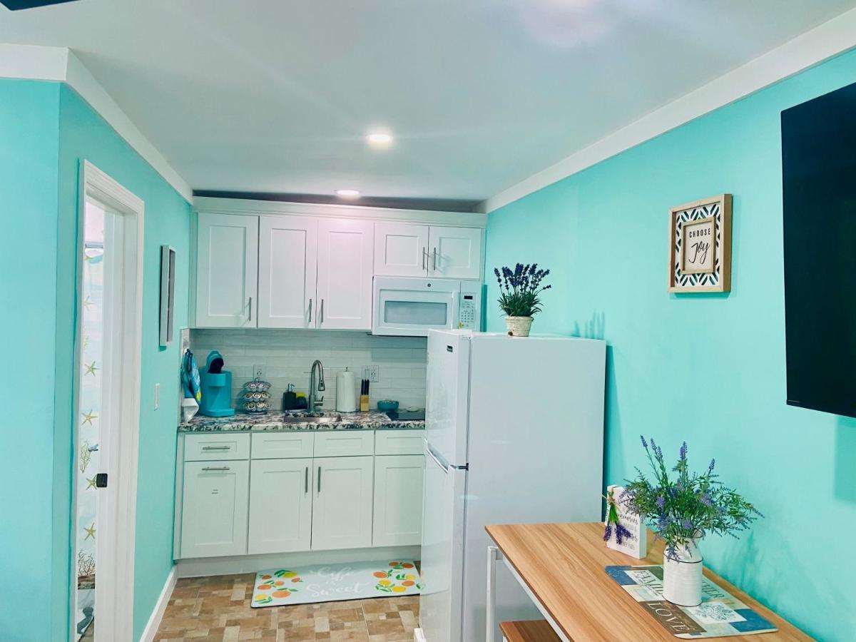Beautiful And Comfortable Rom Apt # 2 Тампа Екстериор снимка