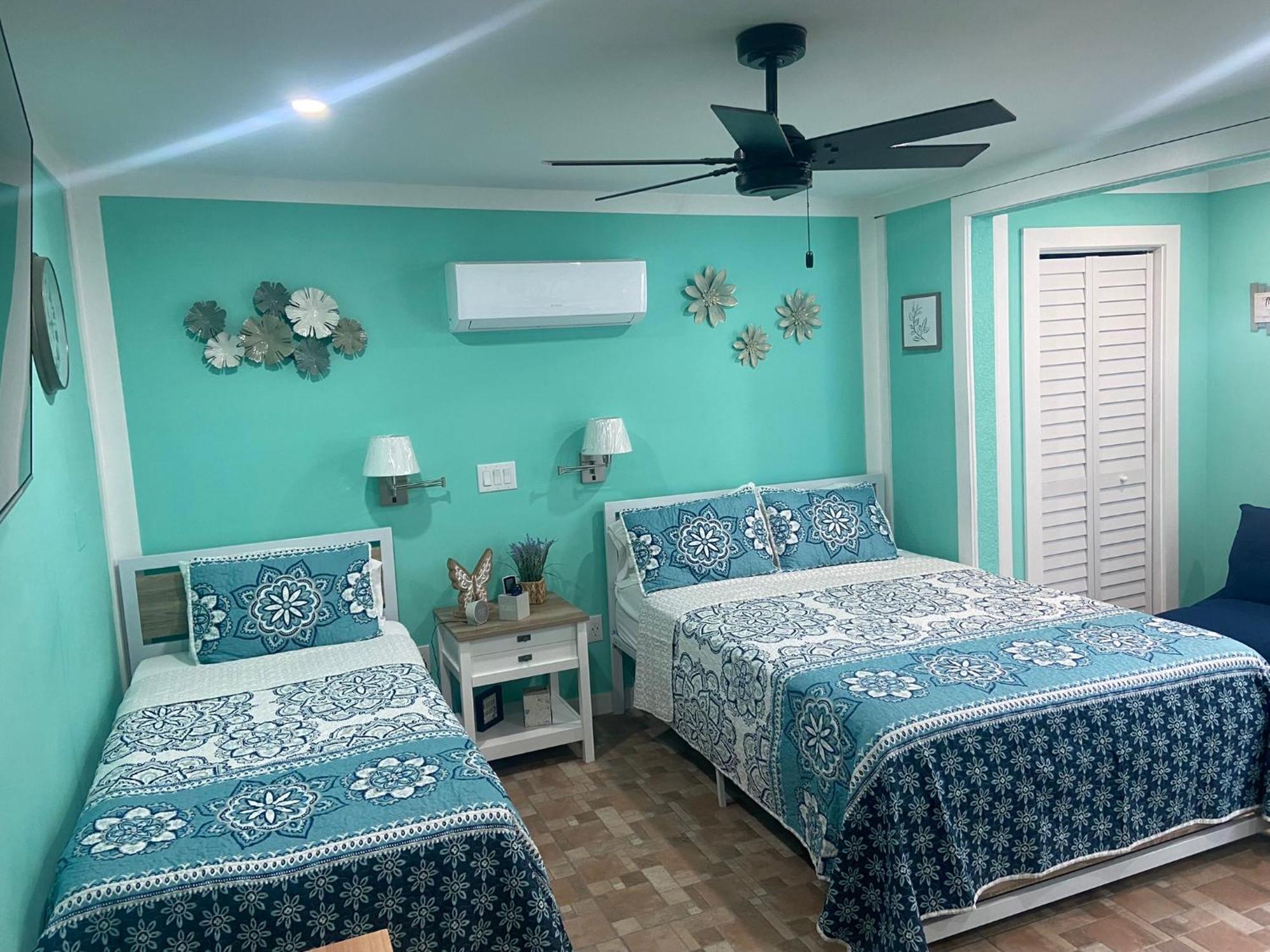 Beautiful And Comfortable Rom Apt # 2 Тампа Екстериор снимка